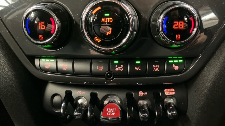 MINI Countryman 2.0 Cooper D 5dr [Chili/Nav+ Pack] Diesel Hatchback